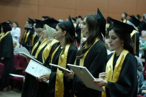 В ИнгГУ вручили дипломы выпускникам мединститута  