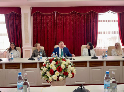 Глава Ингушетии Махмуд-Али Калиматов встретился со студентами Ингушского государственного университета.