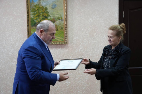 Награждение сотрудников и преподавателей ИнгГУ 