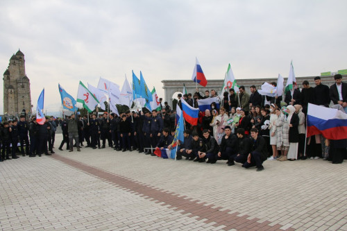 Студенты ИнгГУ приняли участие в патриотическом мероприятии в честь 8-летия провозглашения независимости ДНР 